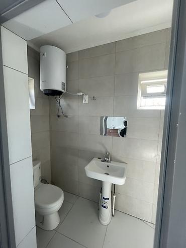 Үйлөрдү сатуу: 3 бөлмө, 72 м², 4 соток, Бишкек — 8