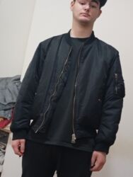 Ostale jakne: Muske jakne sve po 500d faerka 2000 jakne su malo nosene vise stajale na lalafo.rs — 3 Ostale jakne: Muske jakne sve po 500d faerka 2000 jakne su malo nosene vise stajale — 3