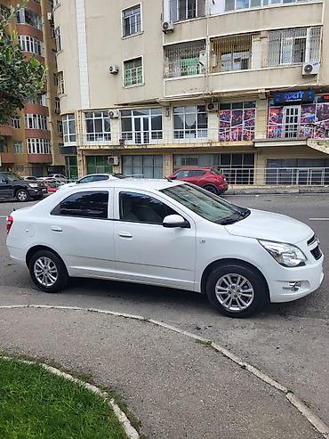 kond: Chevrolet Cobalt sedan – ağ rəng, avtomatik ötürmə Xüsusiyyətlər: - — 1