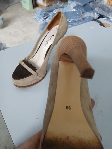 Tuflilər: Tuflilər, Ölçü: 39, rəng - Bej, İşlənmiş — 9