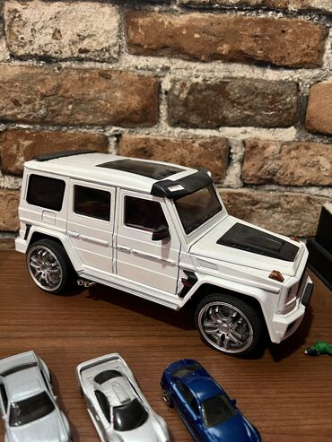 korg barter: Mercedes, 2001 il, 1:18, Dəmir