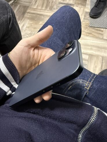 Apple iPhone: IPhone 15, 128 GB, Qara, Face ID — 7