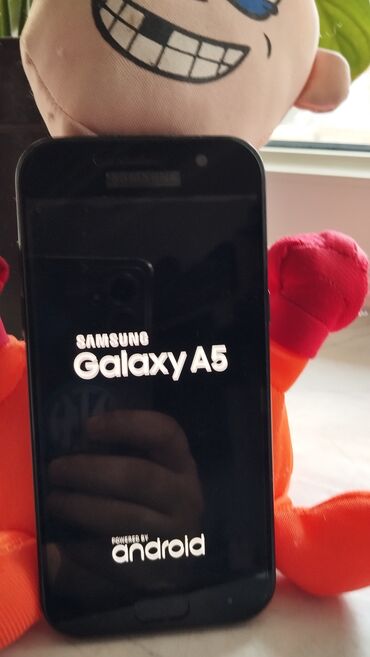 беспроводная зарядка: Samsung Galaxy A5 2017, 256 GB, rəng - Qara, İki sim kartlı