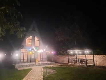 Bağ evlərinin kirayəsi: A-Frame üslublu bağ evi və həyət məkanı - Geniş, hasarlanmış həyət — 2