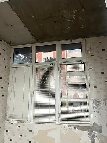 plastik: Tecili Plastik pəncərə və üstündə jalyuz ilə birlikde .Qiymet 60 azn — 1