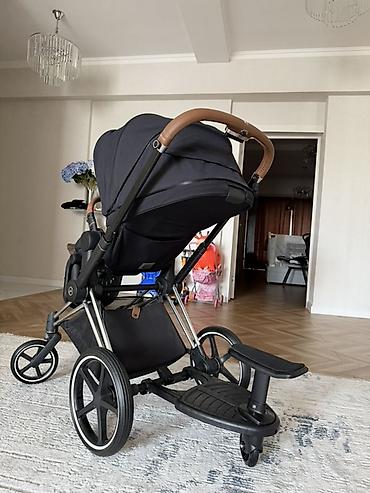 ам ням: Коляска Cybex Priam 4 Белая люлька Черный прогулочный блок Полный — 5