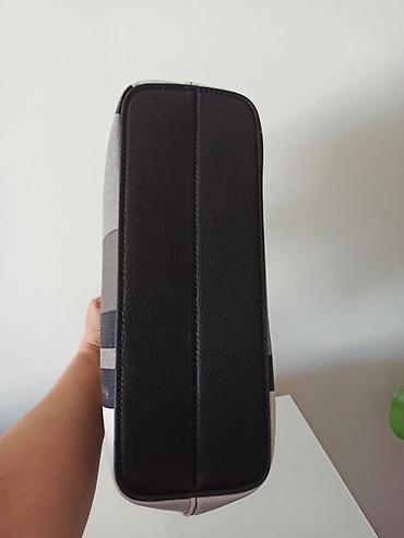 Torbe: Torba je licno moja Lepo ocuvana, nema duzi kais. Nikad nije ni imala — 7