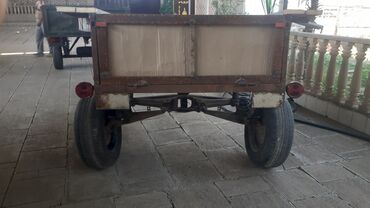 Qoşqular: Bu, əsasən metal çərçivədən və taxta yan divarlardan ibarət qoşqudur -da lalafo.az — 6 Qoşqular: Bu, əsasən metal çərçivədən və taxta yan divarlardan ibarət qoşqudur — 6