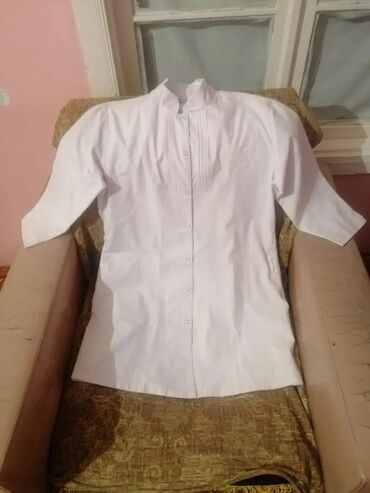 Tibbi geyim: Salam aleykum Ağ rəngde az geyinilmiş tibbi xalatlar ve başqa tibbi — 6