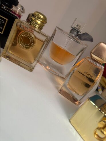 Ətriyyat: Brend ətirlərdən nümunə həcmlər satılır. Həcm və qiymətlər: - 10 ml — 6