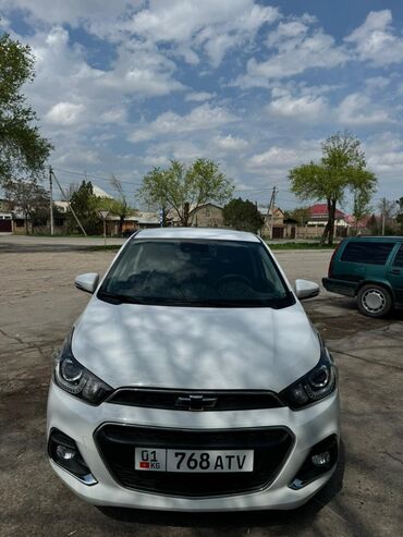 Продажа авто: Chevrolet Spark: 2017 г., 1 л, Вариатор, Бензин, Хэтчбэк