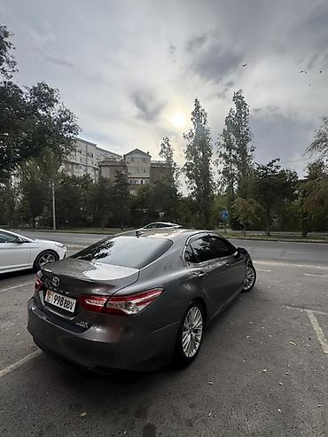 byd e2 2019: Toyota Camry: 2019 г., 2.5 л, Вариатор, Гибрид, Седан — 3
