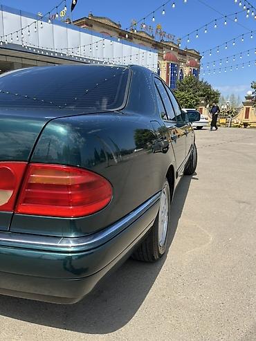 Mercedes-Benz: Mercedes-Benz E-Class (W210) sedan - Kuzov: 4 qapılı sedan, tünd — 9