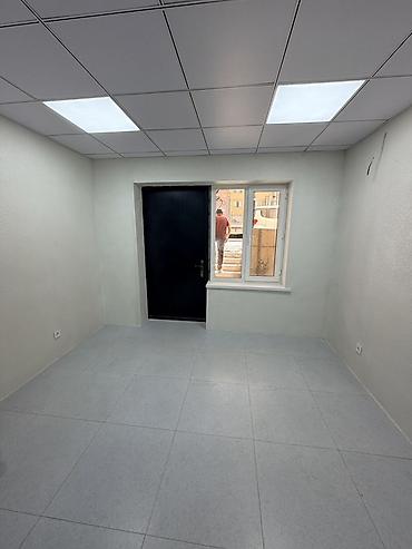 комерческие: Продажа магазинов В жилом доме, 91 м², Евроремонт, Отдельный вход, Цокольный этаж этаж — 2