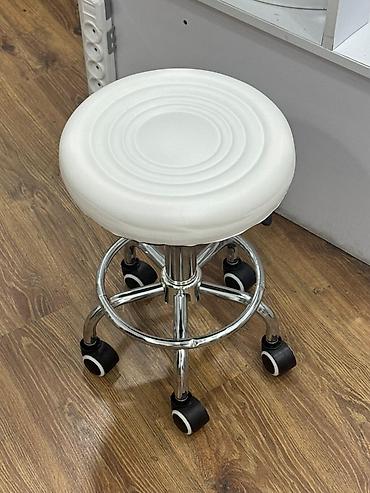 dirnaq modelleri adlari: Salon mebeli dəsti - Manikür/iş masası: Ağ rəngdə, minimal dizayn — 3