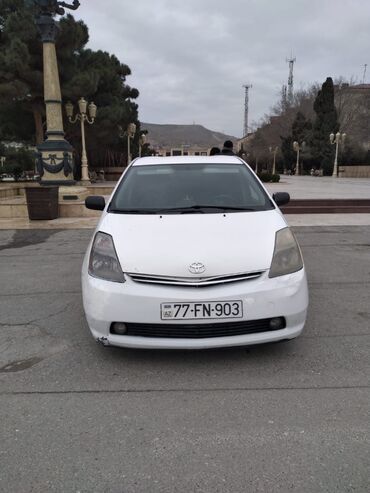 hunday h 1: Toyota Prius: 1.5 л | 2008 г. Хэтчбэк