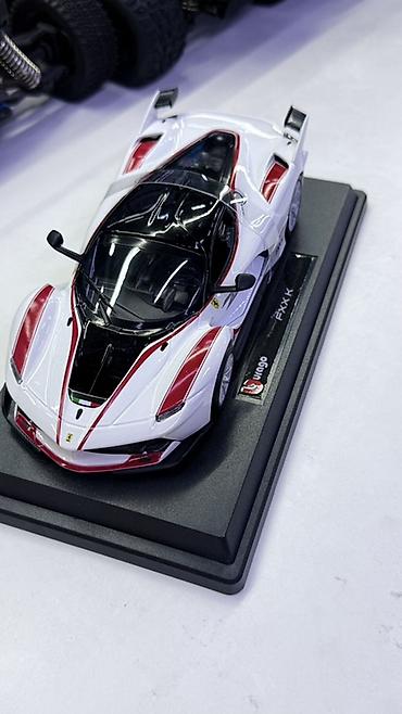 Модель автомобиля Ferrari FXX K от Bburago. - Масштаб: 1:18 (на