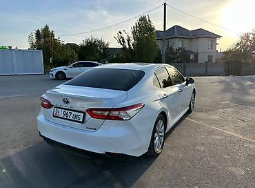 prius 2005: Toyota Camry: 2019 г., 2.5 л, Вариатор, Гибрид, Седан — 4