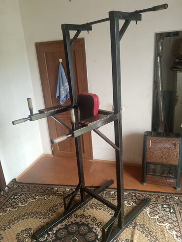 Nərdlər: Turnik Parel Qol hündürlüyü 2 metr 20 Sant istifadə etmirəm evde yere