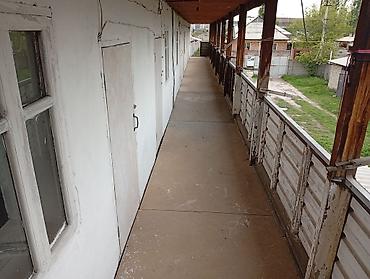 2 rooms: Аренда 1 комната - 10 000 сом. Есть Отопление, Вода, Душ, Свет — 4