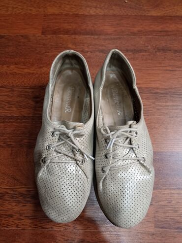 летняя обувь 38: Продаю женские летние ботинки-кроссовки . купила в магазине Лион за