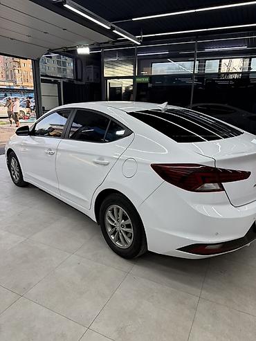 Hyundai Avante: 2018 г., Седан