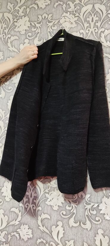 мужская пиджак: Кардиган вязка
Пиджак
Турция
Состояние идеальное
Как новый
