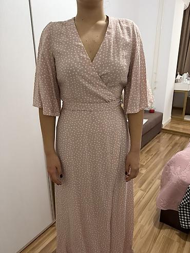 Повседневное платье, Лето, Длинная модель, На запах, M, L at lalafo.kg Повседневное платье, Лето, Длинная модель, На запах, M, L