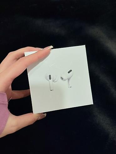 maca cayı: Apple AirPods (MagSafe şarj qutusu ilə) Məhsulun xüsusiyyətləri: - — 1