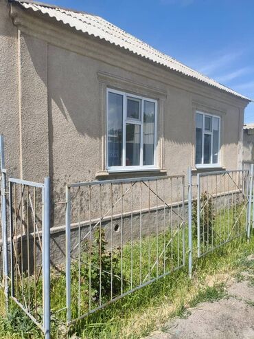 гостинный дом: 100 м², 4 комнаты, Забор, огорожен, Подвал, погреб, Утепленный