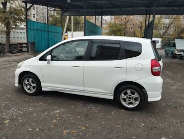 автомобиль пассат: Honda Fit: 2003 г., 1.3 л, Вариатор, Бензин