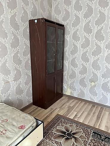 Батирлерди ижарага берүү: Баткенский рынок Сдается 1ком квартира Гостиничного типа Этаж: 2/4 — 2