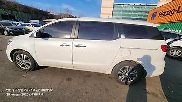 Kia: Kia Carnival: 2019 г., Минивэн — 10
