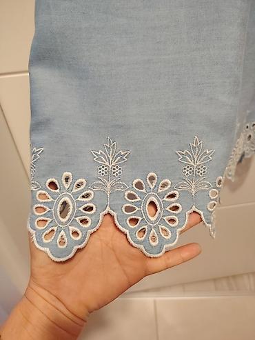 prsluk s: Plava midi haljina od laganog teksasa (Zara) - Kroj: lepršava silueta — 4