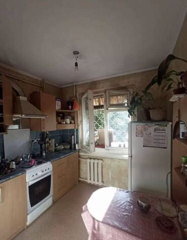 ош квартира арзан: 2 комнаты, 50 м², 105 серия, 2 этаж, Косметический ремонт