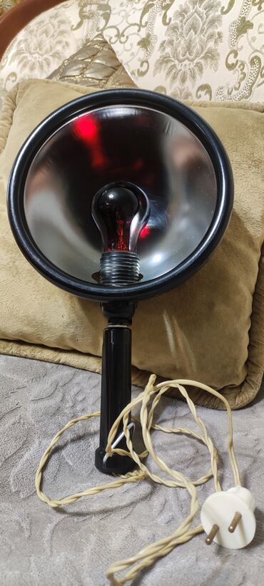 операционная лампа: Продам б/у Рефлектор Минина. 1973 года. Лампа красного цвета,все