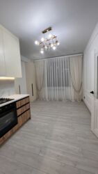 срочно продаётся 1 комнатная квартира в районе ошского рынка по улице молодая гвардия токтогула: 1 комната, 42 м², Элитка, 5 этаж, Дизайнерский ремонт