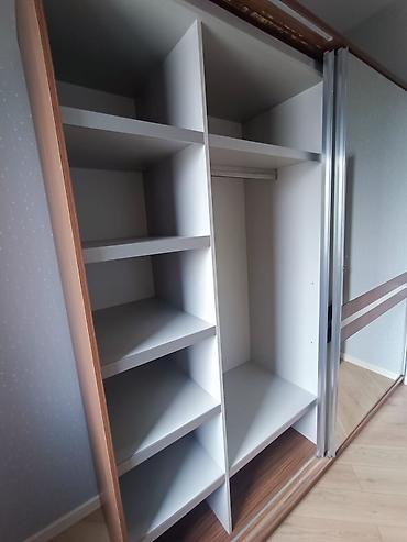 Qonaq otağı dəstləri: Mebel dəsti – sürgülü qarderob və TV stendi - Qarderob: 3 qapılı — 2