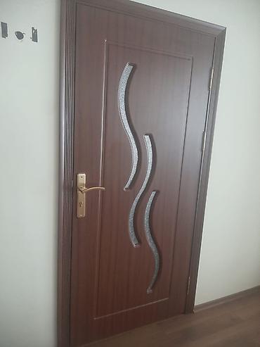 Məhsul: Daxili otaq qapıları və sanitar qovşaqlar üçün bölmə-kabinlər