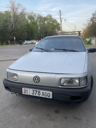 пассат 1988: Volkswagen Passat: 1988 г., 1.8 л, Механика, Бензин, Седан