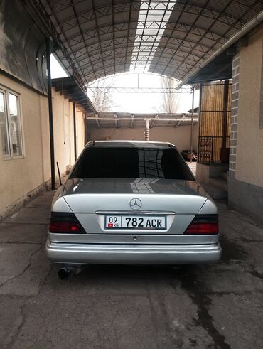 радиатор батореи: Mercedes-Benz W124: 1993 г., 2.2 л, Механика, Бензин, Седан