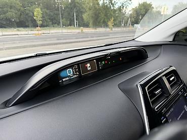 model y: Toyota Prius: 2019 г., 1.8 л, Автомат, Гибрид, Лифтбек — 9