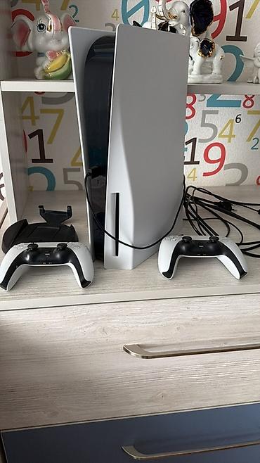 PlayStation 5 (Diskli versiya) oyun konsolu Xüsusiyyətlər: - Diskli