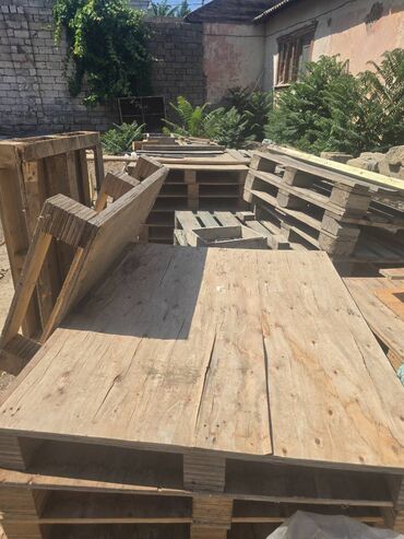 Palletlər, paddonlar: Paddon (Palet) satılır. Ünvan Badamdar qəsəbəsi. Çornıy pol kimi