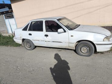 Daewoo: Daewoo Nexia: 1994 г., 1.5 л, Механика, Бензин, Седан