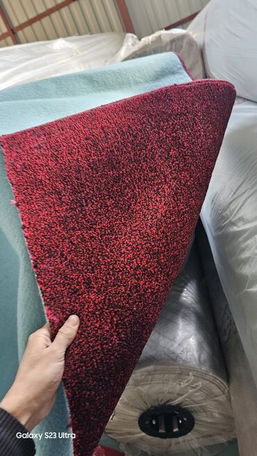 Бильярдные столы: Продаем ковролины для бильярдных клубов. в наличии. писать строго — 7