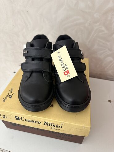 Детская обувь: Новые ботинки турецкие 29размер