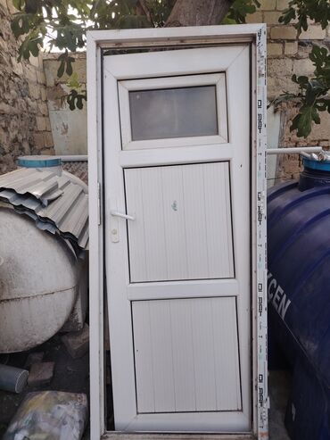 qapi petlesi: Plastik qapı 80x190 sm satilir lalafo.az -da qapi petlesi: Plastik qapı 80x190 sm satilir