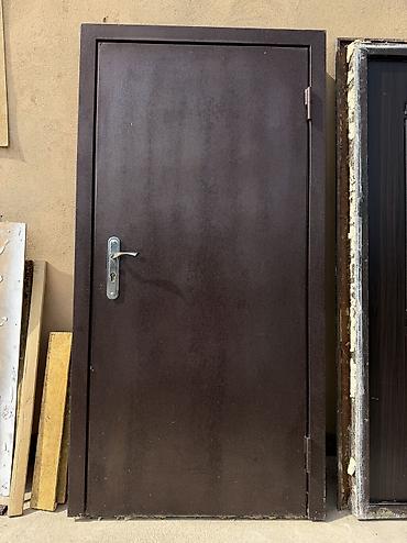 20 сомдо кимдин суроту бар: Үйлөр жана батирлер үчүн эшик, Брондолгон, Эки эшиктүү, Россия, Сол жакта, түсү - Күрөң — 3