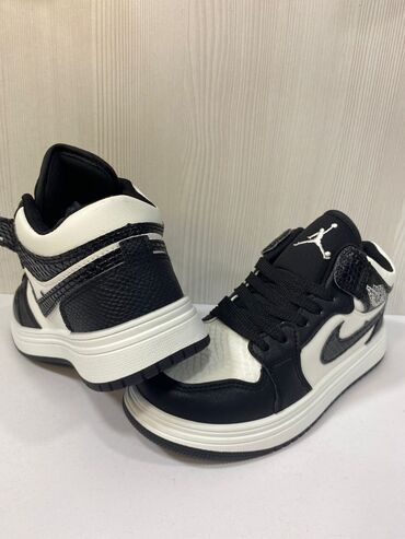 Uşaq ayaqqabıları: Uşaq idman ayaqqabısı – aşağı kəsimli dizayn - Rənglər: qara-ağ və -da lalafo.az — 6 Uşaq ayaqqabıları: Uşaq idman ayaqqabısı – aşağı kəsimli dizayn - Rənglər: qara-ağ və — 6